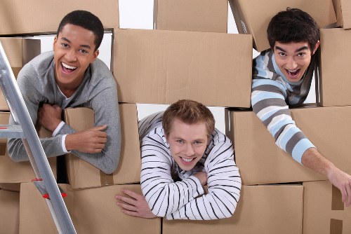 Organised moving supplies for a Streatham flat removal